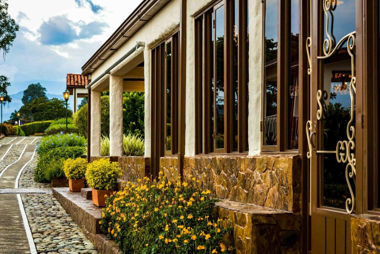 Hotel Estrella Del Monte Armenia  Exterior foto