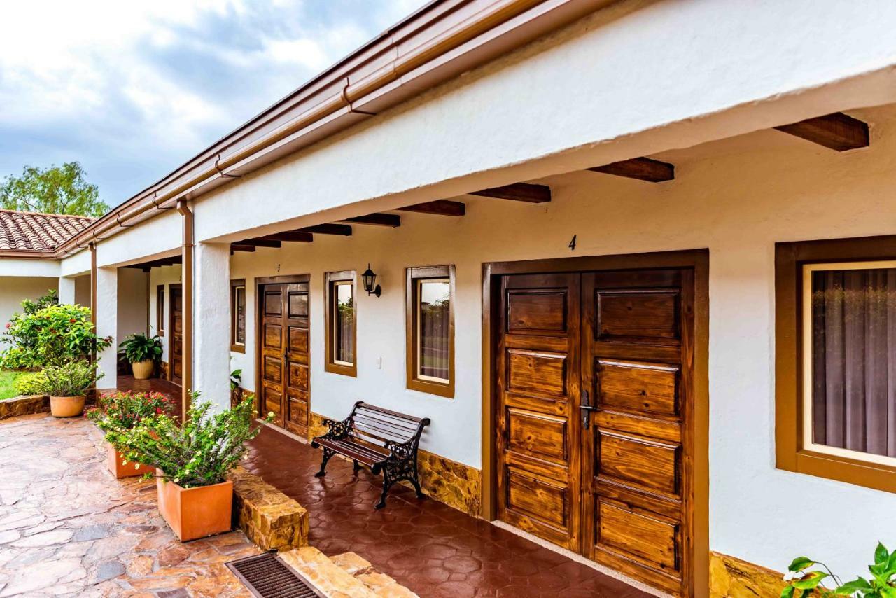 Hotel Estrella Del Monte Armenia  Exterior foto